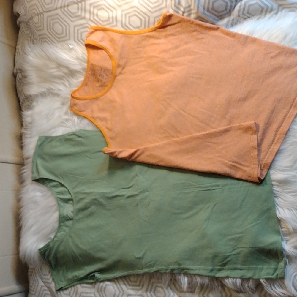 Lot of 2 cute essential tees. Sz L